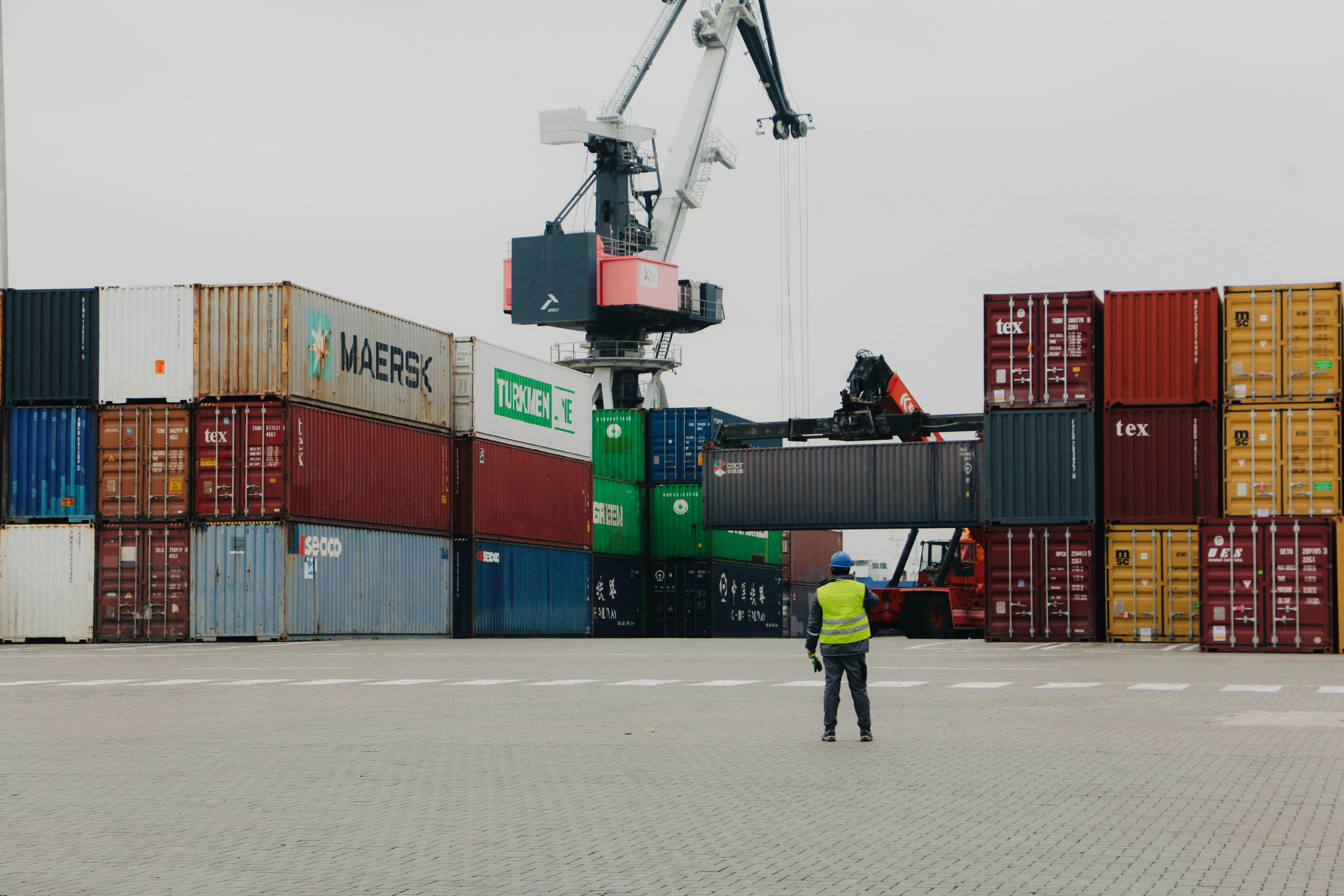 Global Customs Hub